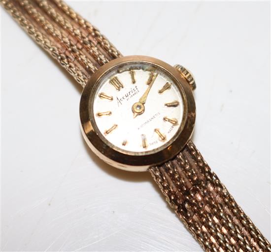 Ladys 9ct gold Accurist watch(-)